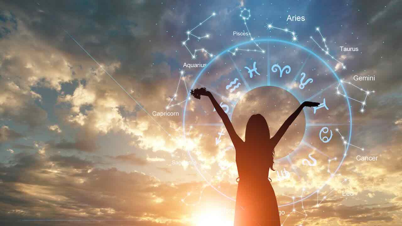 © Les 5 Signes du Zodiaque avec de Superbes Horoscopes